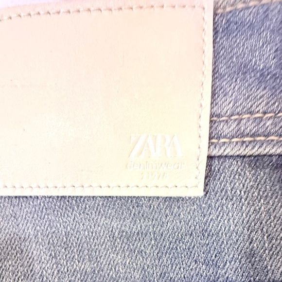 Zara Women Relaxed Mid Waist Mid Rise Jeans Oversized Distressed Blue Size 4 - Picture 13 of 15